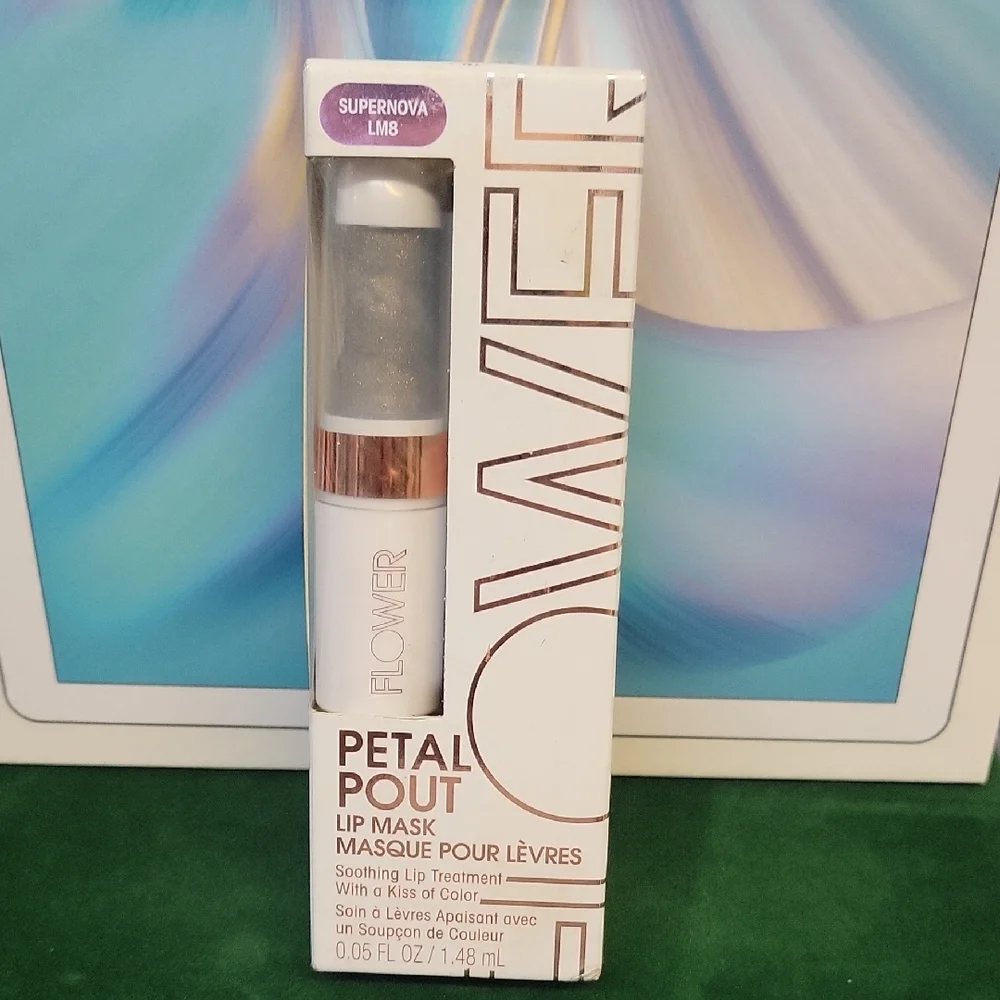 Flower Beauty Petal Pout Lip Mask Supernova LM8 New in Box